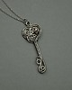wisiory Wisiorek klucz serce z granatem wire wrapping kluczyk