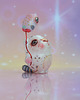 figurki i rzeźby Kotulek grubasek z ptaszkiem balonikiem, figurka kota z gliny polimerowej