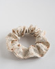 gumki do włosów Lniana gumka do włosów (scrunchie) ze wzorem w kwiaty
