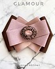 broszki Pudrowa Brosza z kolekcji Glamour z cudownym kryształem