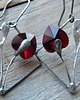 kolczyki wire wrapping Czerwone listki  -  kwiaty   -  kolczyki