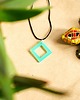 wisiory Turkusowy wisiorek kółko i romb świecące w ciemności i UV handmade 5,6 cm