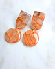 kolczyki z masy plastycznej Pomarańczowe wiszące kolczyki na sztyftach