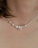 chokery Minimalistyczny choker z perłami i motylkiem