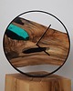 zegary Zegar z drewna orzecha ze szmaragdową żywicą