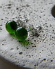 kolczyki wire wrapping Butelkowa zieleń  kropki - sztyfty