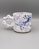 kubki Ceramiczny kubek z kwiatowym uszkiem