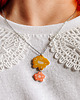 naszyjniki - inne Wyrazisty naszyjnik z motywem kwiatowym - kolorowa biżuteria handmade boho