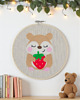 obrazy i plakaty do pokoju dziecięcego Obrazek Handmade Chomik z Truskawką