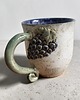 kubki Duży ceramiczny kubek z winogronkiem