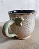 kubki Duży ceramiczny kubek z listkiem