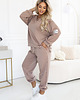 komplety damskie 689-1 Komplet dresowy damski z bluzą oversize i spodniami - cappucino