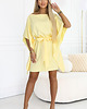 sukienki midi damskie 287-41 SOFIA Sukienka motyl z wiązaniem w pasie - masełkowy żółty - 2XL/3XL