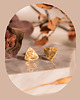 kolczyki pozłacane Małe kolczyki trójkąty Reuleaux złote z fakturą - sztyfty
