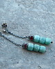 kolczyki wire wrapping Kostki amazonitu   na łańcuszku - kolczyki