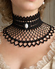 kolie Retro czarna kolia koronkowa z ozdobą i perełkami