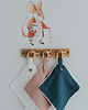 gryzaki i śliniaki dla dzieci Drewniany gryzak z lnem white/beige/pink/blue