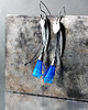 kolczyki wire wrapping Srebrne delikatne kolczyki Niebieskie listki