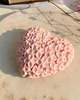 świeczniki i świece Świeca sojowa dekoracyjna "Rose Heart" 98x42mm różowa
