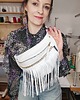saszetka nerka Glamrock skórzana nerka z frędzlami biała - Julie