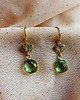 kolczyki z kamieniami Kolczyki z perydotem i złotymi listkami