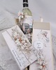 kartki scrapbooking Kartka ślubna w pudełku i skrzynką na wino