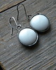 kolczyki wire wrapping Mleczna  biel  - kolczyki