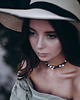 chokery Choker z pereł i czarnego rzemienia Natural