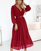 sukienki maxi damskie 639-1 Elegancka plisowana sukienka maxi z kopertowym dekoltem - bordowa