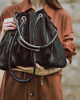 torby na ramię Marlena czarna torba z naturalnej wytrzymałej skóry od LadyBuq