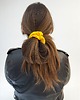 gumki do włosów Jedwabna scrunchie gumka frotka midi żółta