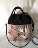 torebki do ręki Torba kuferek z haftem, torebka z wróblem