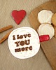 dodatki - różne I love you more - szablon do kawy