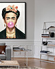 obrazy Frida with buuble gum  - dekoracja ścienna