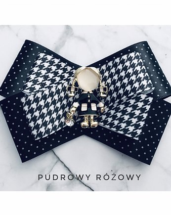 Brosza  Glamour z Dziewczynką New, Pudrowy Różowy