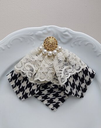 Broszka pepitka z kremową koronką, vestirse!