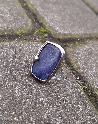 Lapis lazuli - pierścionek regulowany, po drugiej stronie lustra