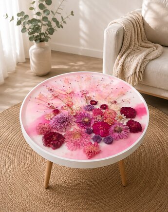 Stolik z kompozycją polną w odcieniach różu, Majuto Resin Art