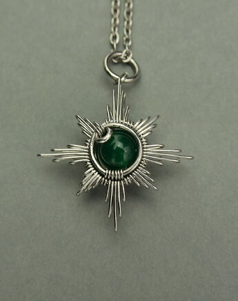 Mały wisiorek róża wiatrów zielony onyks wire wrapping, Agata Rozanska