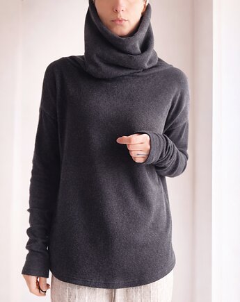 Wysoki golf czarny sweter, ONE MUG A DAY