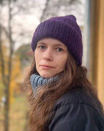 Jesienna czapka Dimma z alpaki i jedwabiu śliwkowy fiolet, Made by Jaga