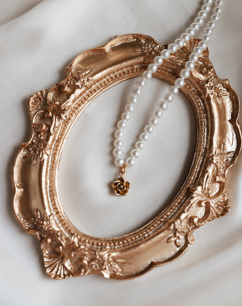 Naszyjnik z pereł z zawieszką kwiatem, Bibu bijoux