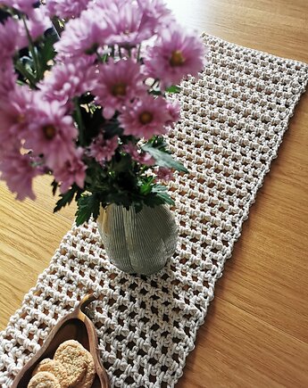 Ażurowy bieżnik na stół Azalia, Lana Design