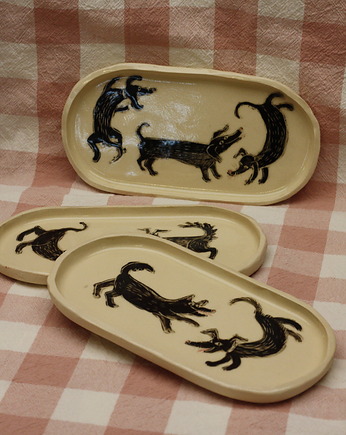 Ceramiczny talerzyk w zabawne pieski. Ceramika ręcznie robiona, Lvvia ceramics