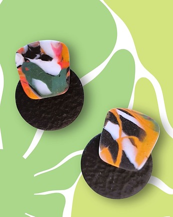 Kolczyki sztyfty koła z fakturą skóry, sploteka