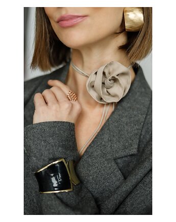 Jedwabny choker, Celina Parysów