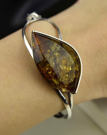 Sztywna srebrna bransoletka z bursztynem, Barbara Fedorczyk