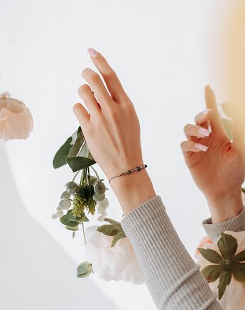 Bransoletka na Energię z Agatem Apatytem i Obsydianem, w hand works