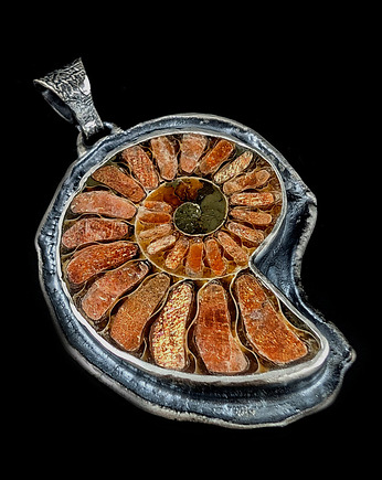 Amonit i sunstone, Pracownia Neores