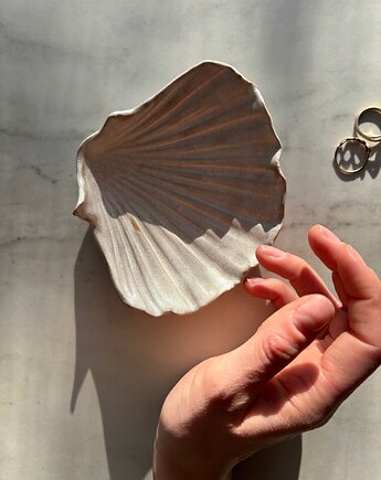 Handmade Muszelka na Biżuterię Ceramiczna Rustic Naked Beige, Maison Fragile